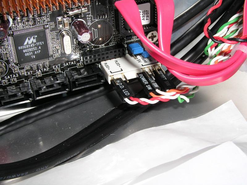 http://www.zap-ch.com/images/CarteMere_Asus_P5W64WS_led_et_power_connections.jpg